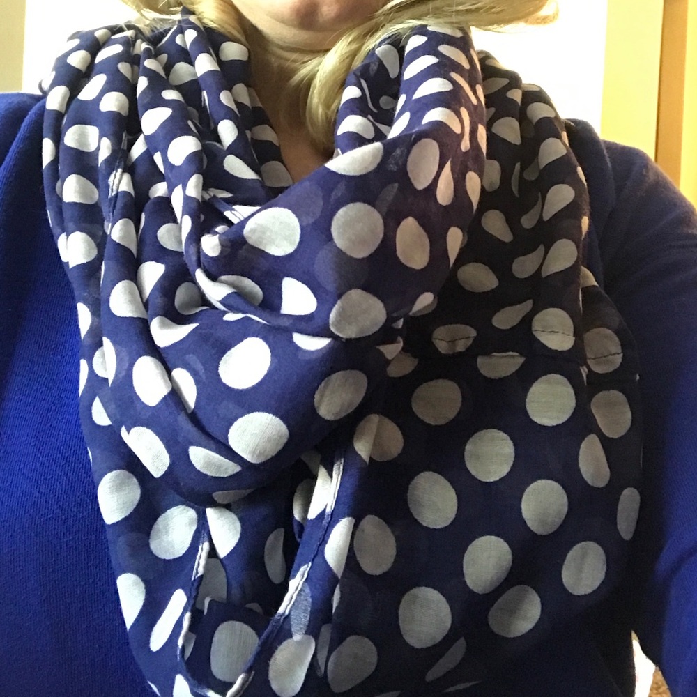Light weight infinity scarf - Picture 2 of 2